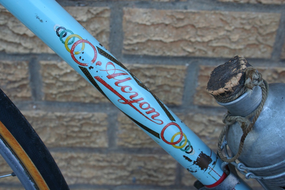 Plaque De Vélo Vintage Cycles Alcyon – Ancienne Enseigne Publicitaire Aluminium